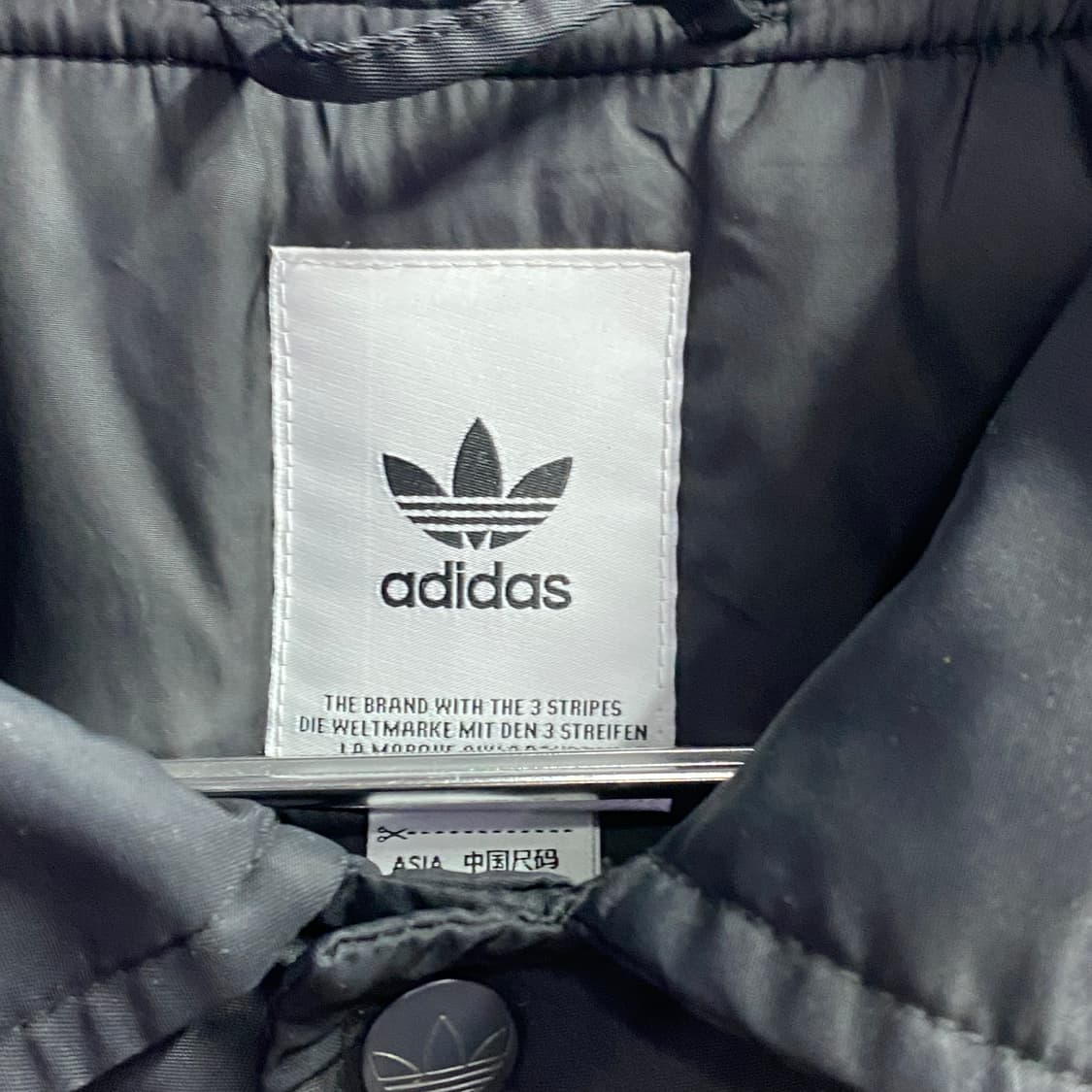 아디다스 오리지널 신형 빅로고 새틴 바시티 점퍼 B3192  상품이미지4