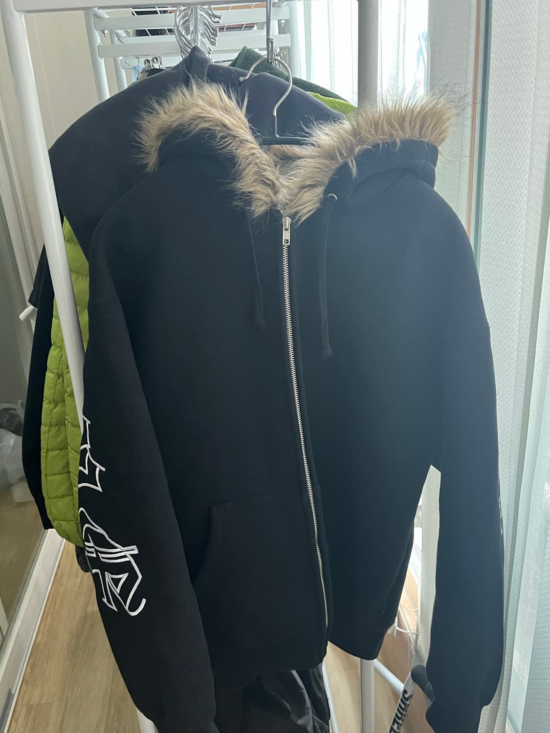 M)슈프림 포우 퍼 집업 후드 스웨트셔츠 블랙 - 25FW 상품이미지5