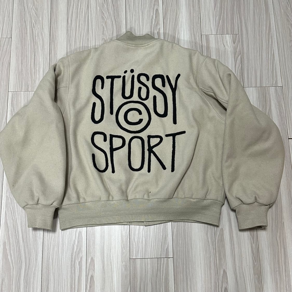 스투시 스포츠 멜튼 바시티 자켓 오트밀, 스투시 월드투어 후드 집업 블랙 상품이미지3