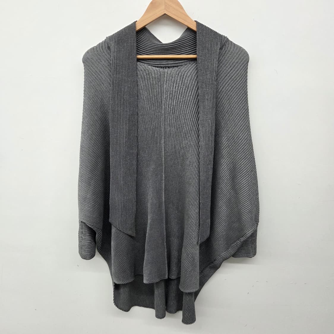 스피치오 플리츠 스타일 망토 가디건 여F 상품이미지2