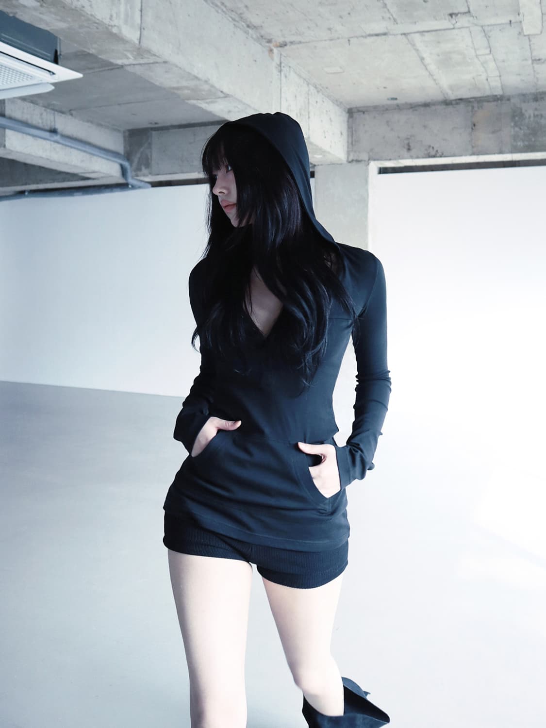 클라따 컨투어 후디 티 블랙 상품이미지2
