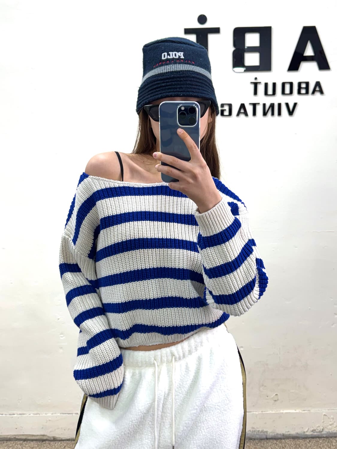 커스텀 오프숄더 니트 상품이미지1