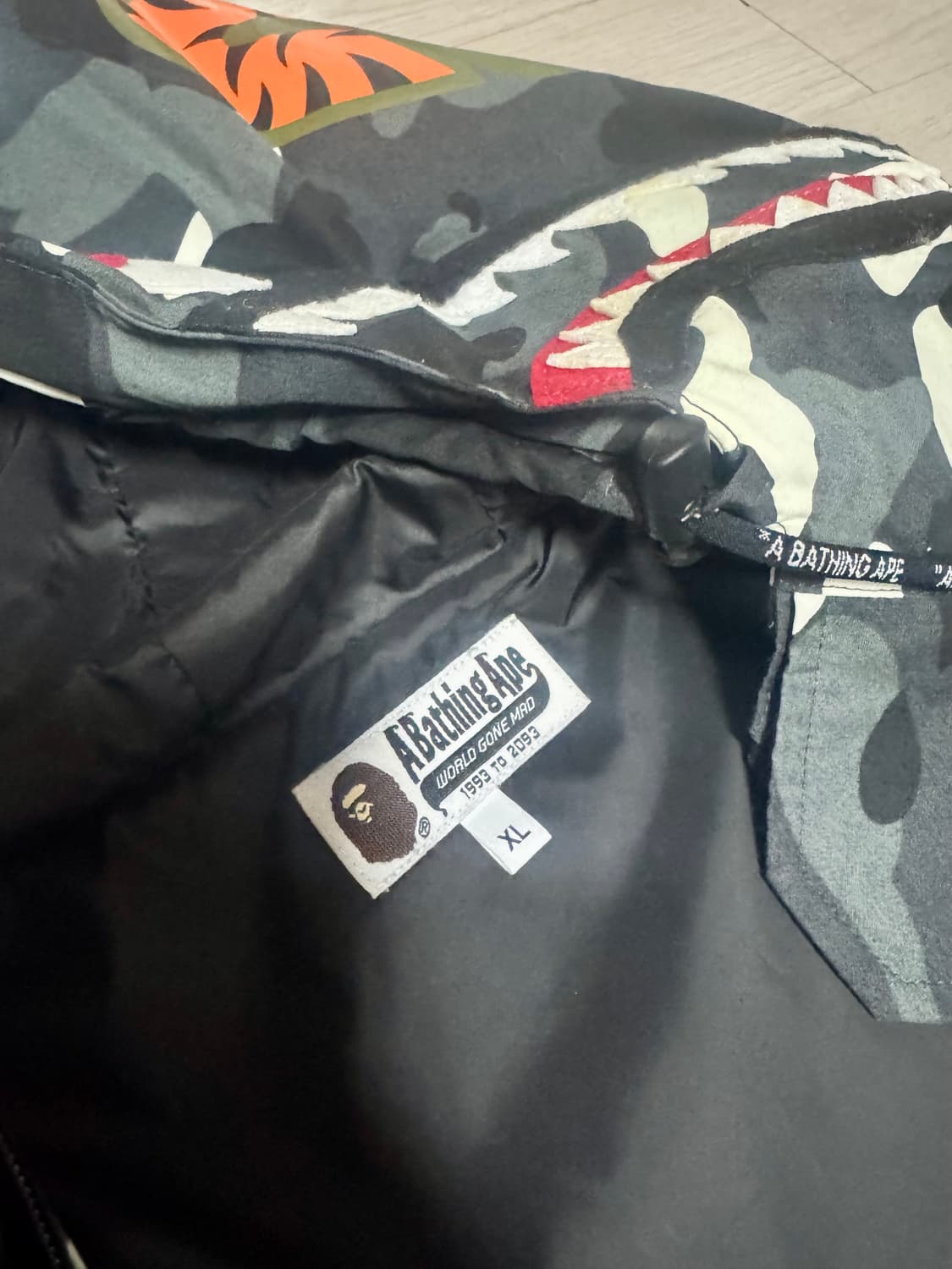 베이프 야광 샤크후드 바람막이 상품이미지3