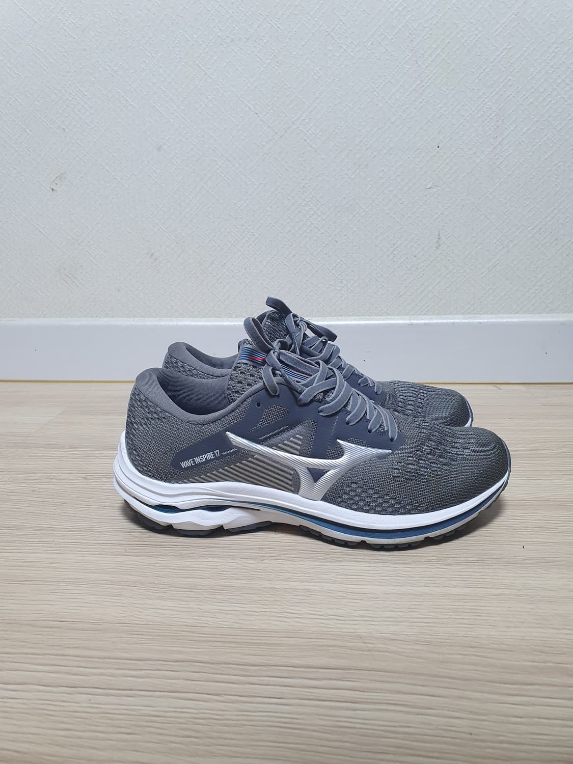 미즈노 웨이브 인스파이어 17 운동화 260 상품이미지1