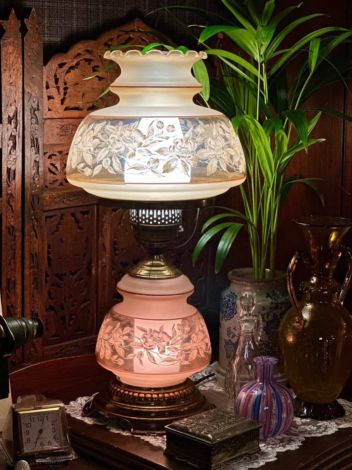 1970s Quoizel Satin Lace Hurricane Lamp 상품이미지7