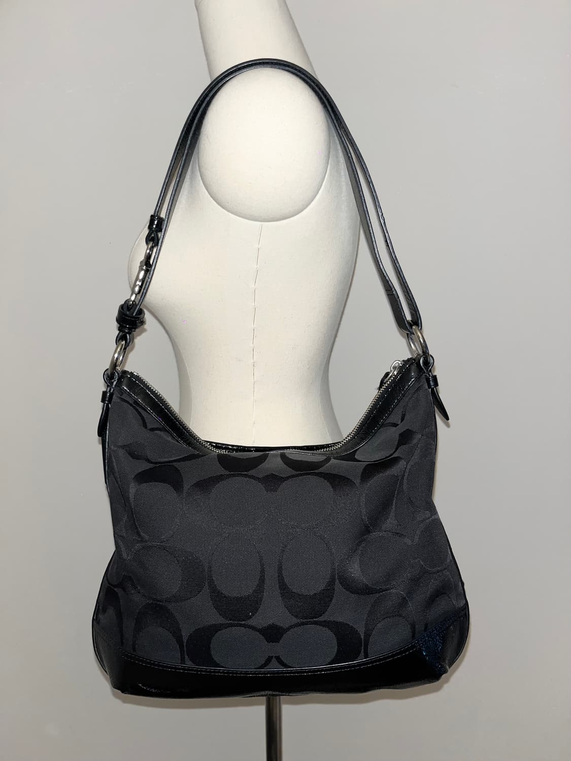 Coach allblack shoulder bag 상품이미지4
