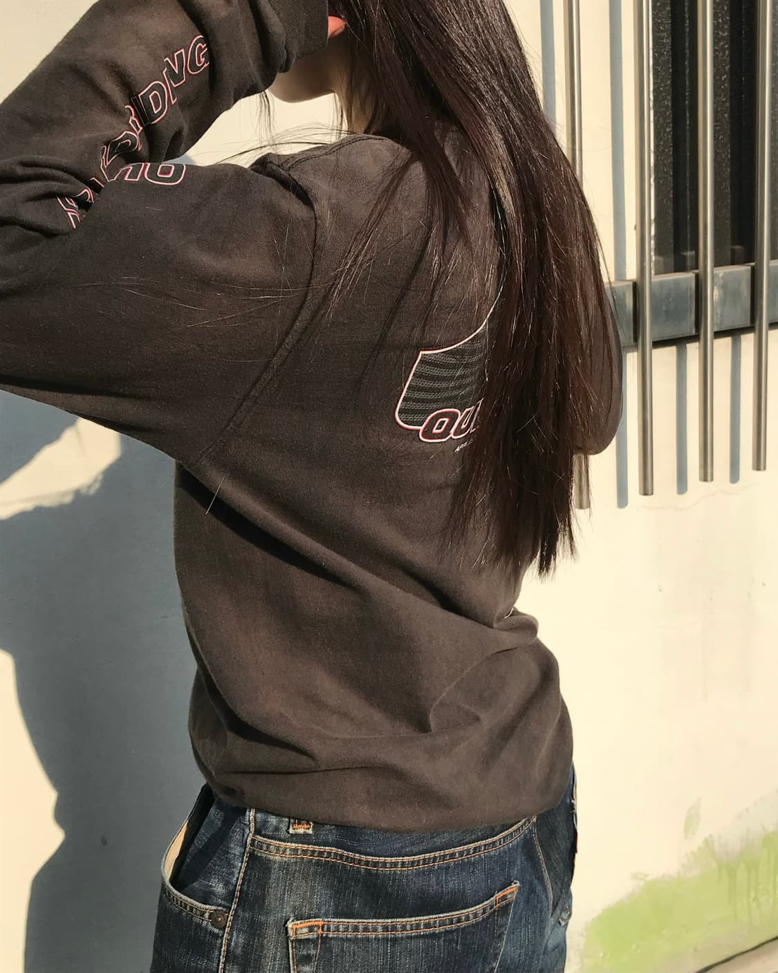 퀵실버 차콜 티셔츠 상품이미지3