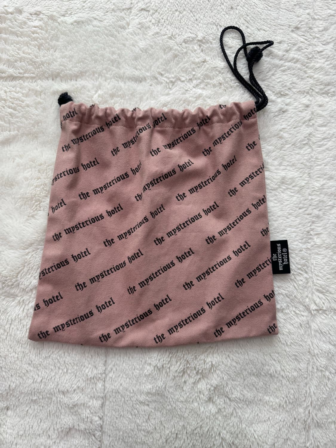 더미스테리어스호텔 파우치 상품이미지1