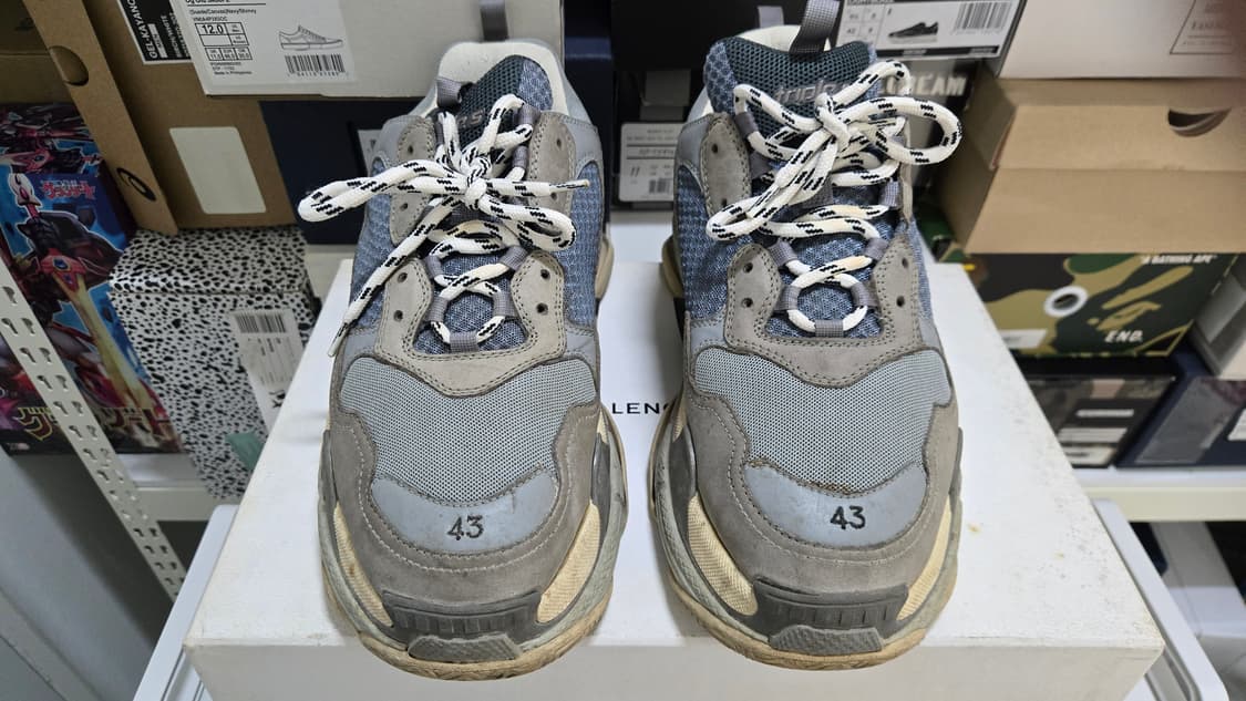 발렌시아가 트리플S 그레이 OG 43사이즈(280) 상품이미지1