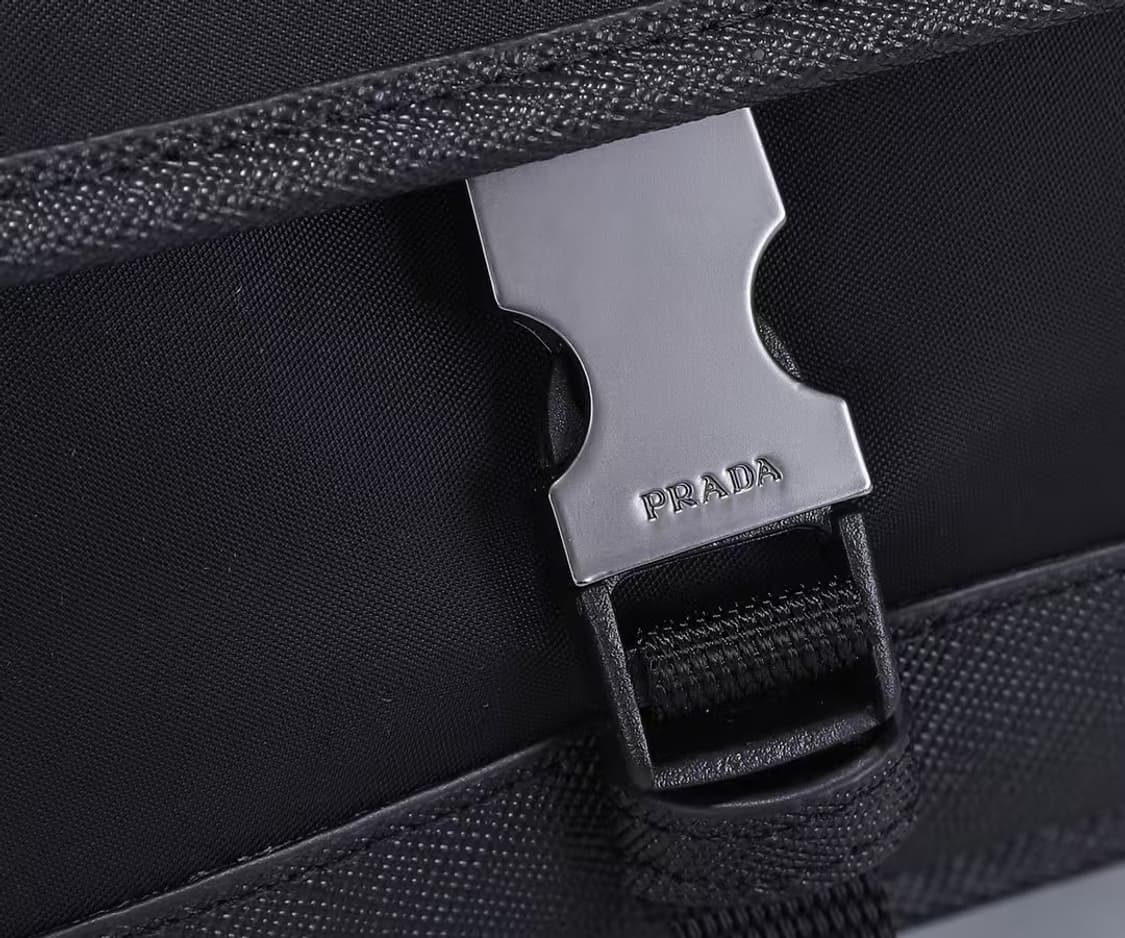 프라다 리나일론 앤 사피아노 레더 스마트폰 케이스 블랙 상품이미지5