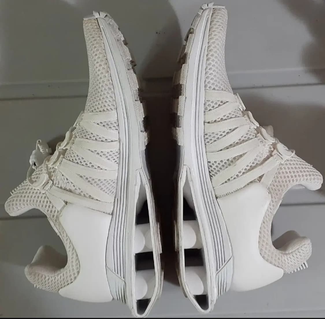 나이키 샥스 그래비티 올 화이트 240 상품이미지6