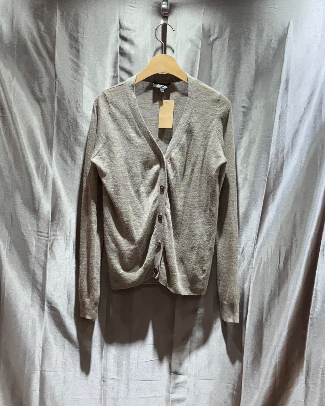 S A.P.C 아페쎄 버튼 그레이 가디건 상품이미지2