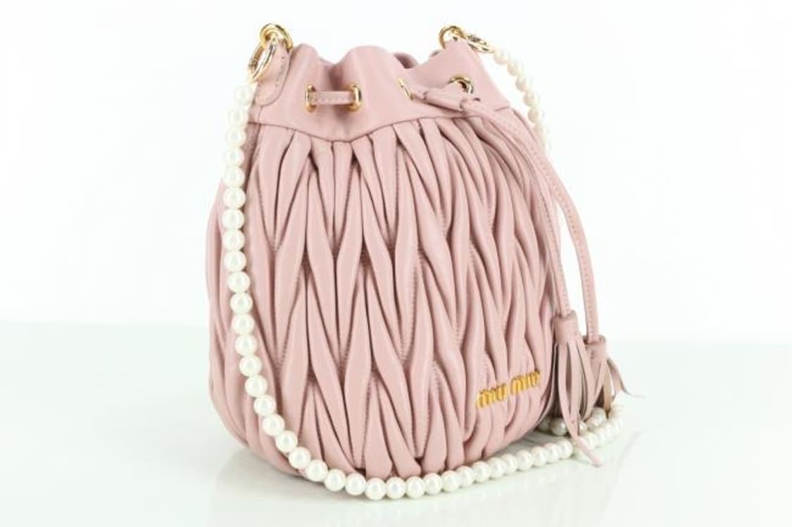 miumiu matelasse버킷백 상품이미지1