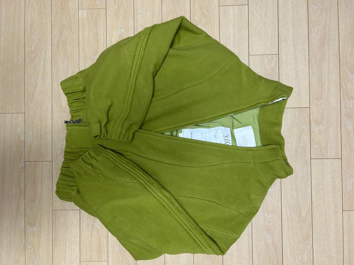 이예 하이넥 트랙 자켓 상품이미지1