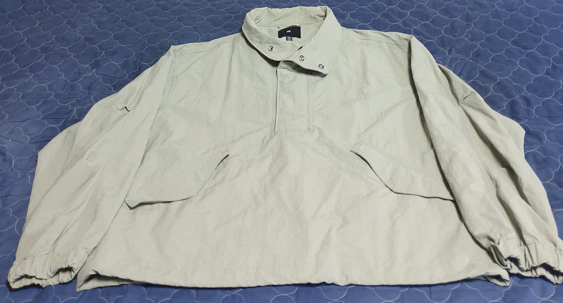 H&M 나일론 하프집업 하이넥 카라 아노락 연카키 (M) 상품이미지1