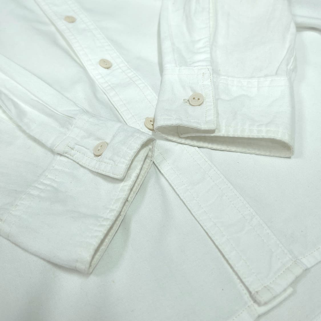 [L] 리바이스 화이트 투포켓 클래식 롤업 코튼 긴팔셔츠 상품이미지7