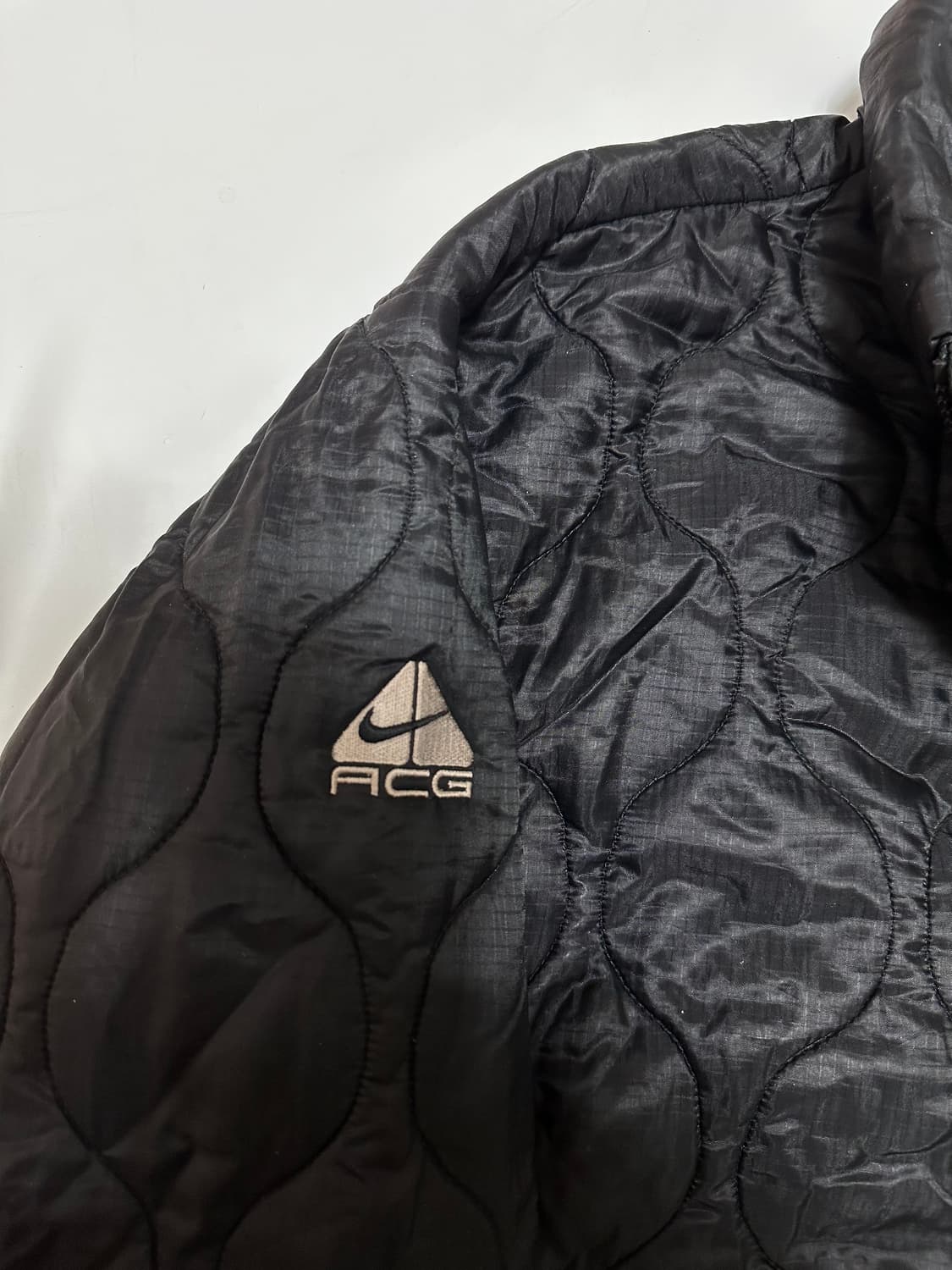나이키 ACG 블랙 퀼팅 패딩 점퍼 상품이미지4