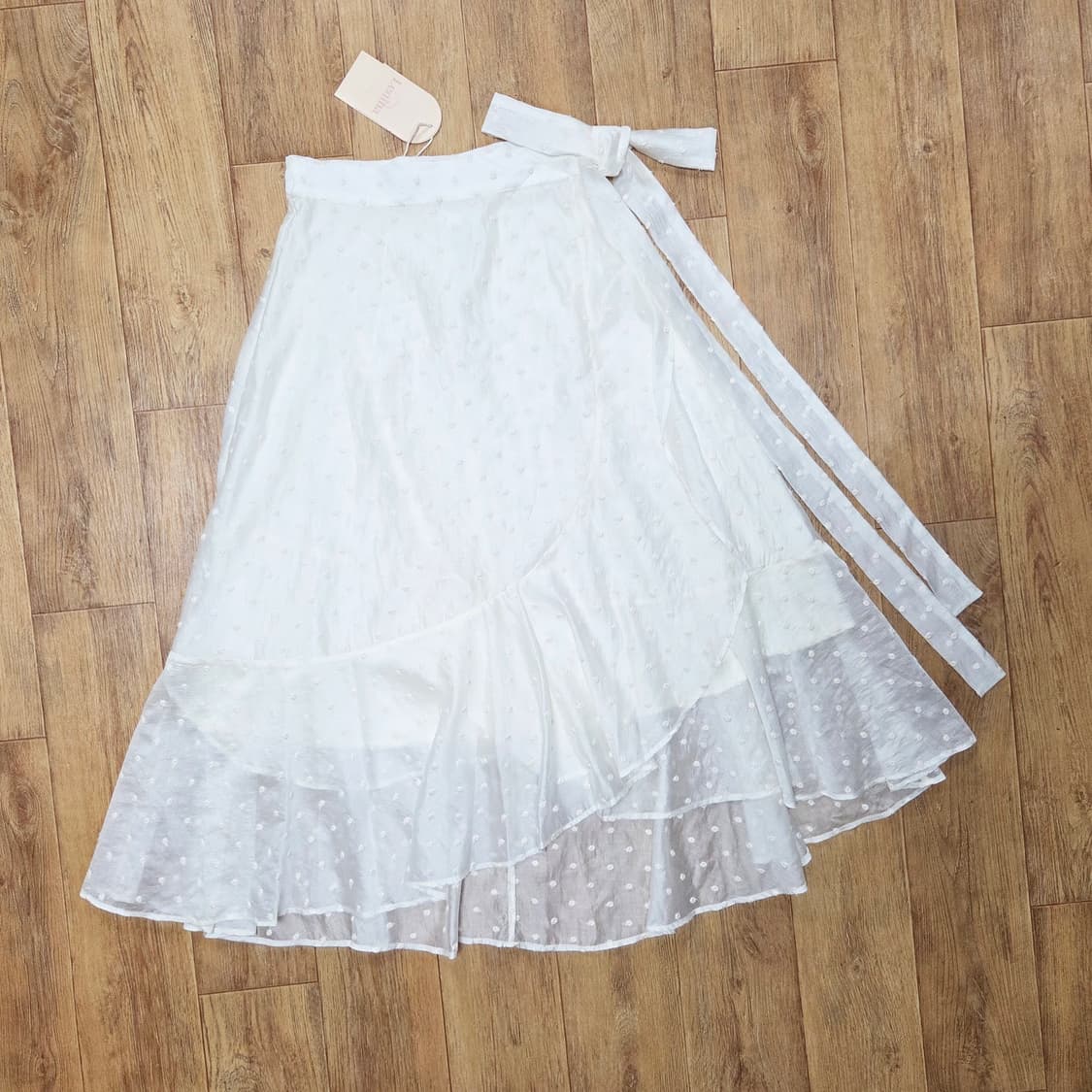 르니나(LENINA) OTTILY 랩스커트 55 새상품 상품이미지4