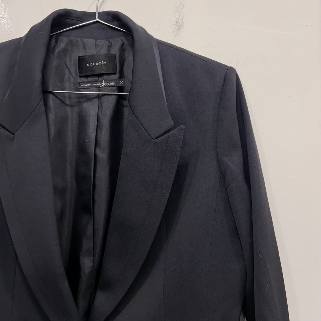 쏠레지아 스페셜컬랙션 배색 견 원버튼 블레이져 상품이미지1