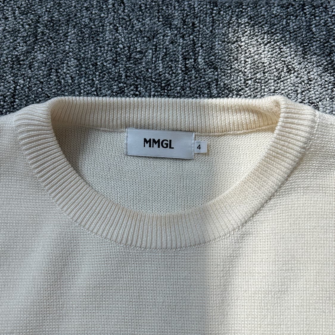 MMGL 아이보리 미니멀 스웨터 상품이미지4