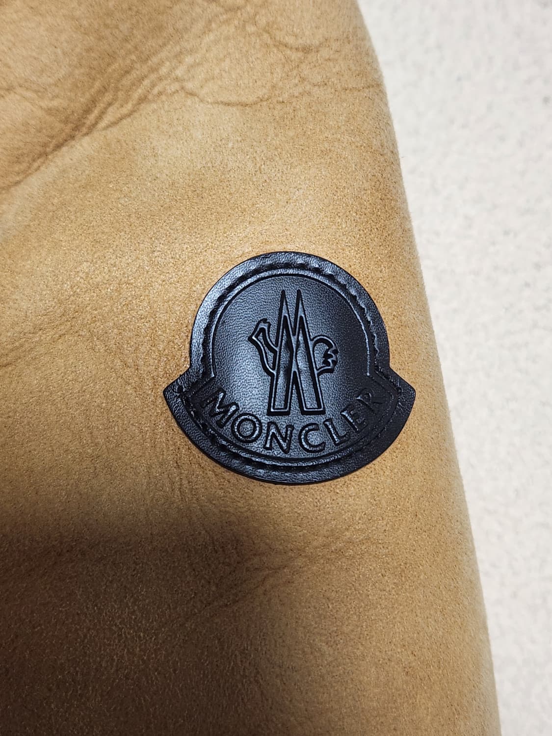 몽클레어 무스탕 후드 자켓 상품이미지3