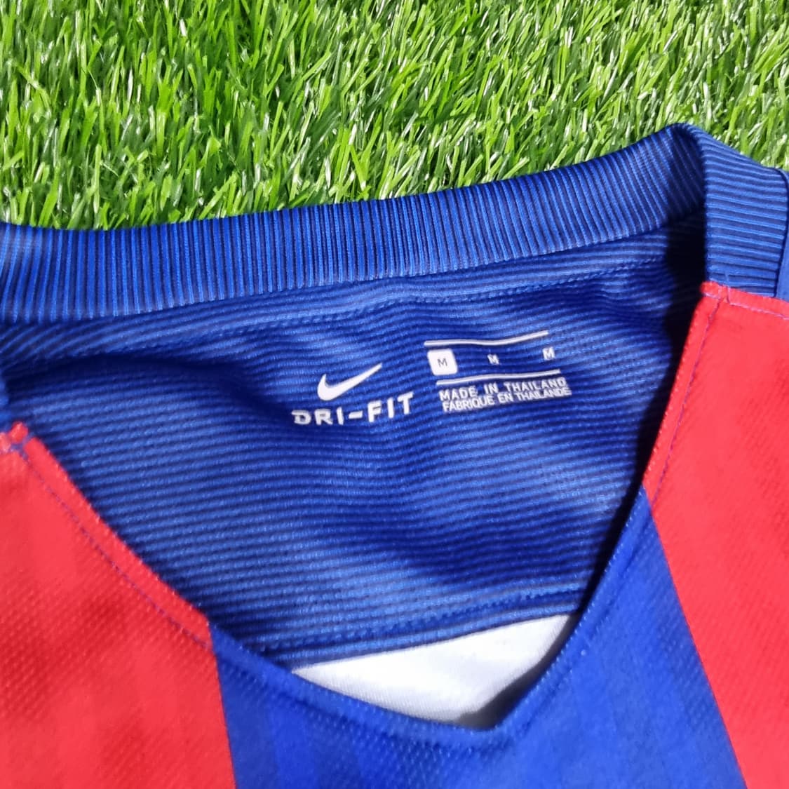 16-17시즌 바르셀로나 홈 유니폼 #10 메시 상품이미지7