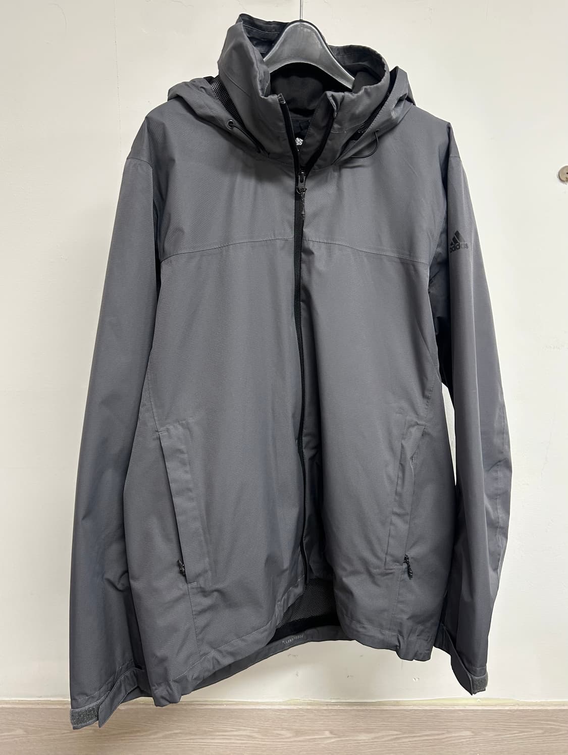 아디다스 CLIMAPROOF 남성 바람막이 상품이미지1