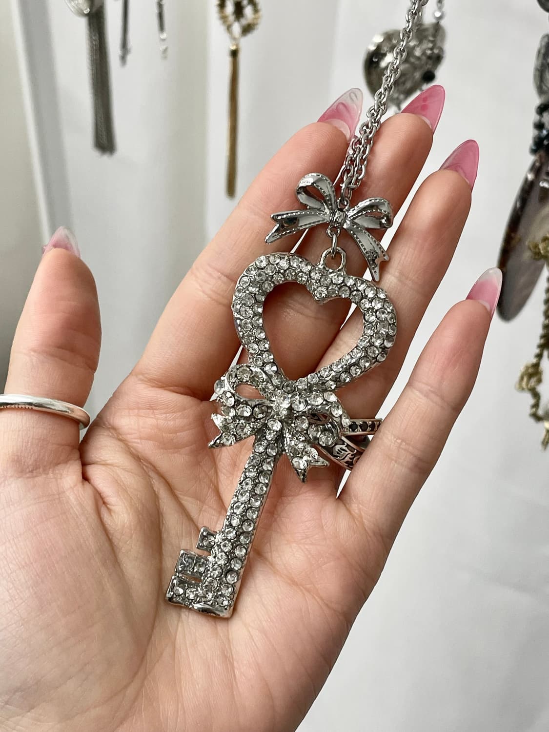 큐빅 하트 키 리본 네크리스 상품이미지1