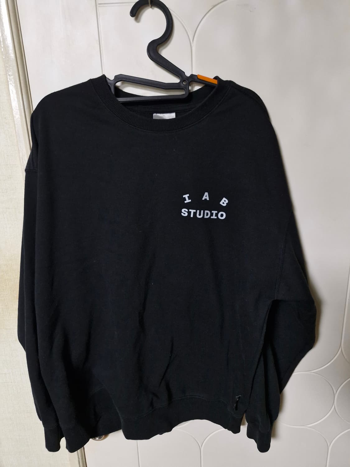 아이앱스튜디오 기모 맨투맨 100 상품이미지1