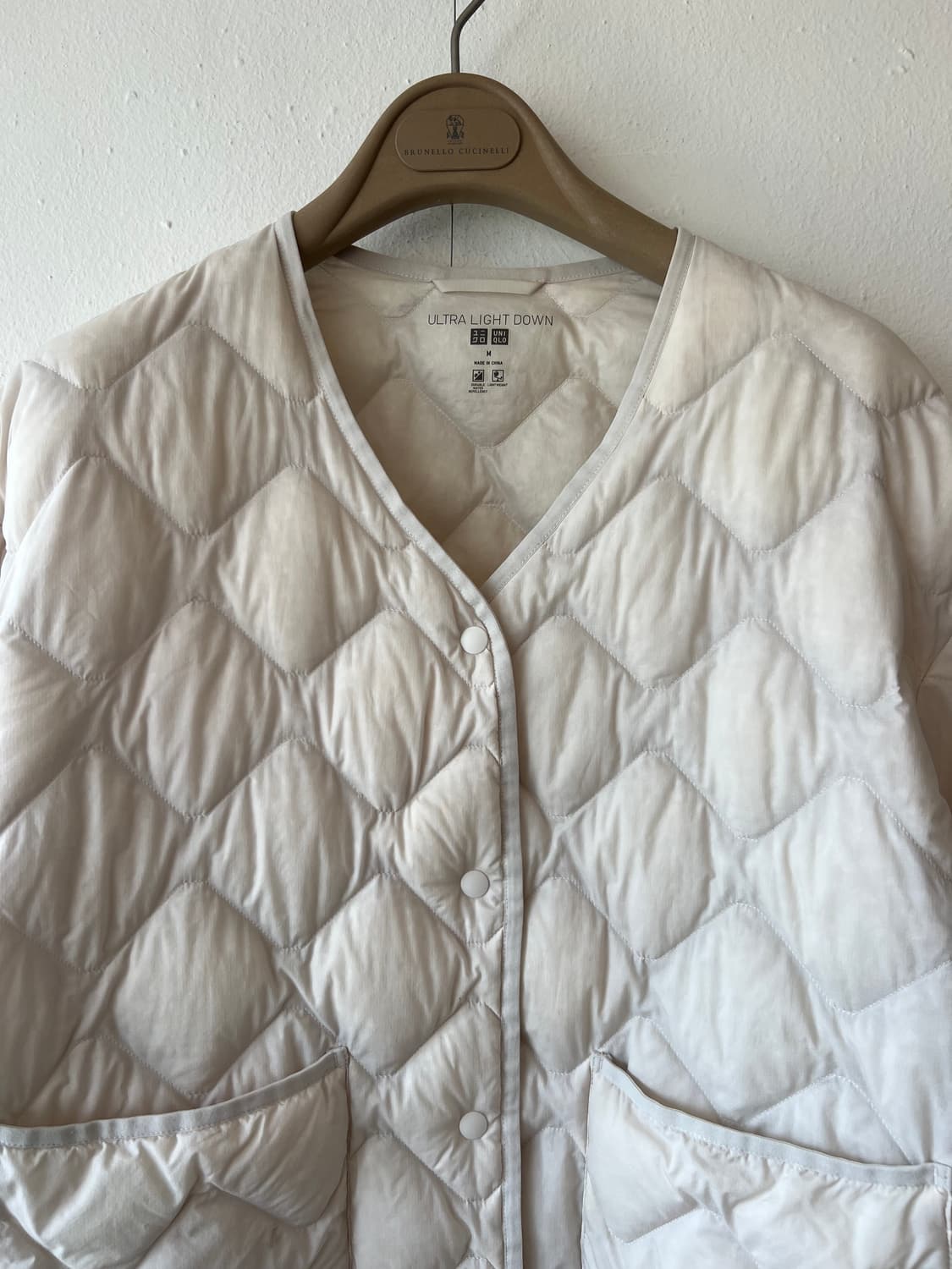 유니클로 여성 아이보리 다운패딩점퍼 경량패딩 상품이미지1