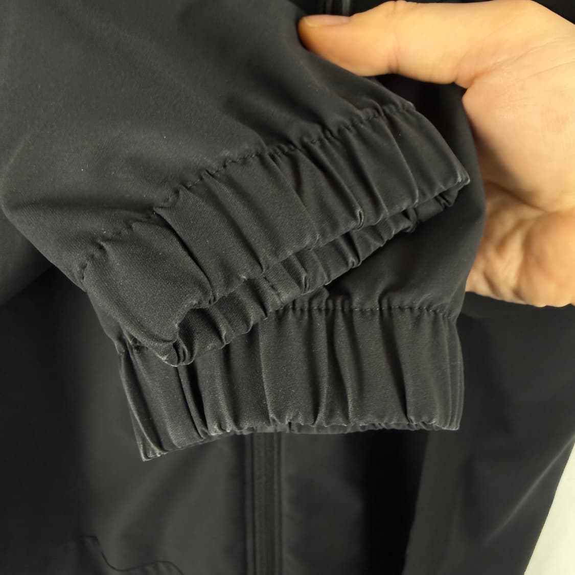  (무료배송)150) 디스커버리 키즈/우먼스 바람막이 자켓 블랙 상품이미지3