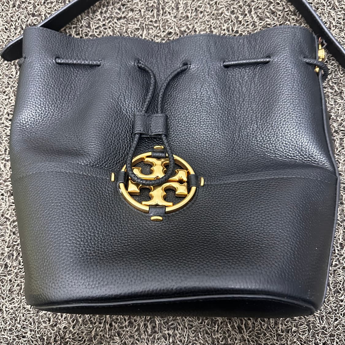 토리버치 밀러 여성 버킷백 블랙 상품이미지5