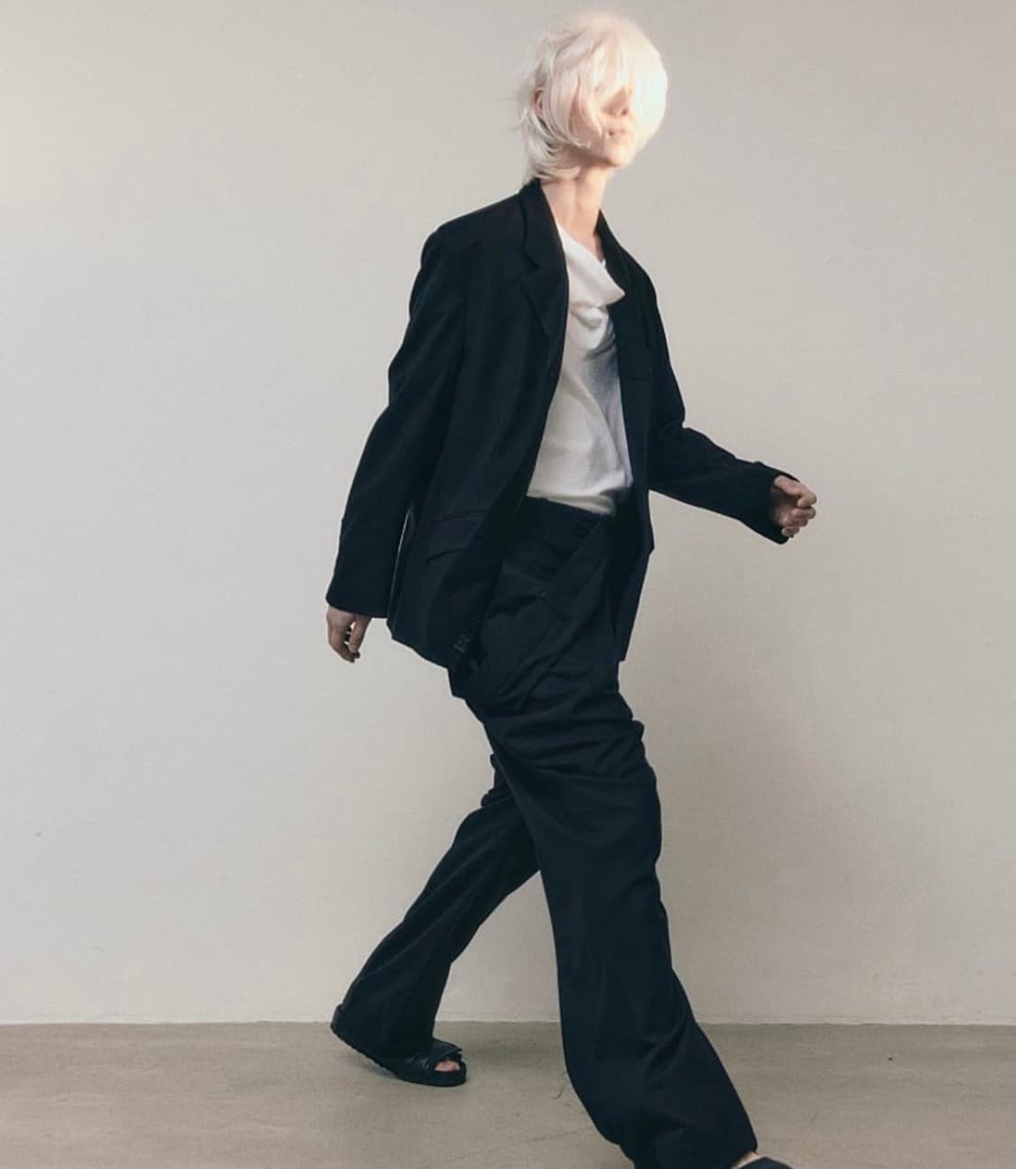 Lynder Ep.8 Asymmetrical Trousers 상품이미지1