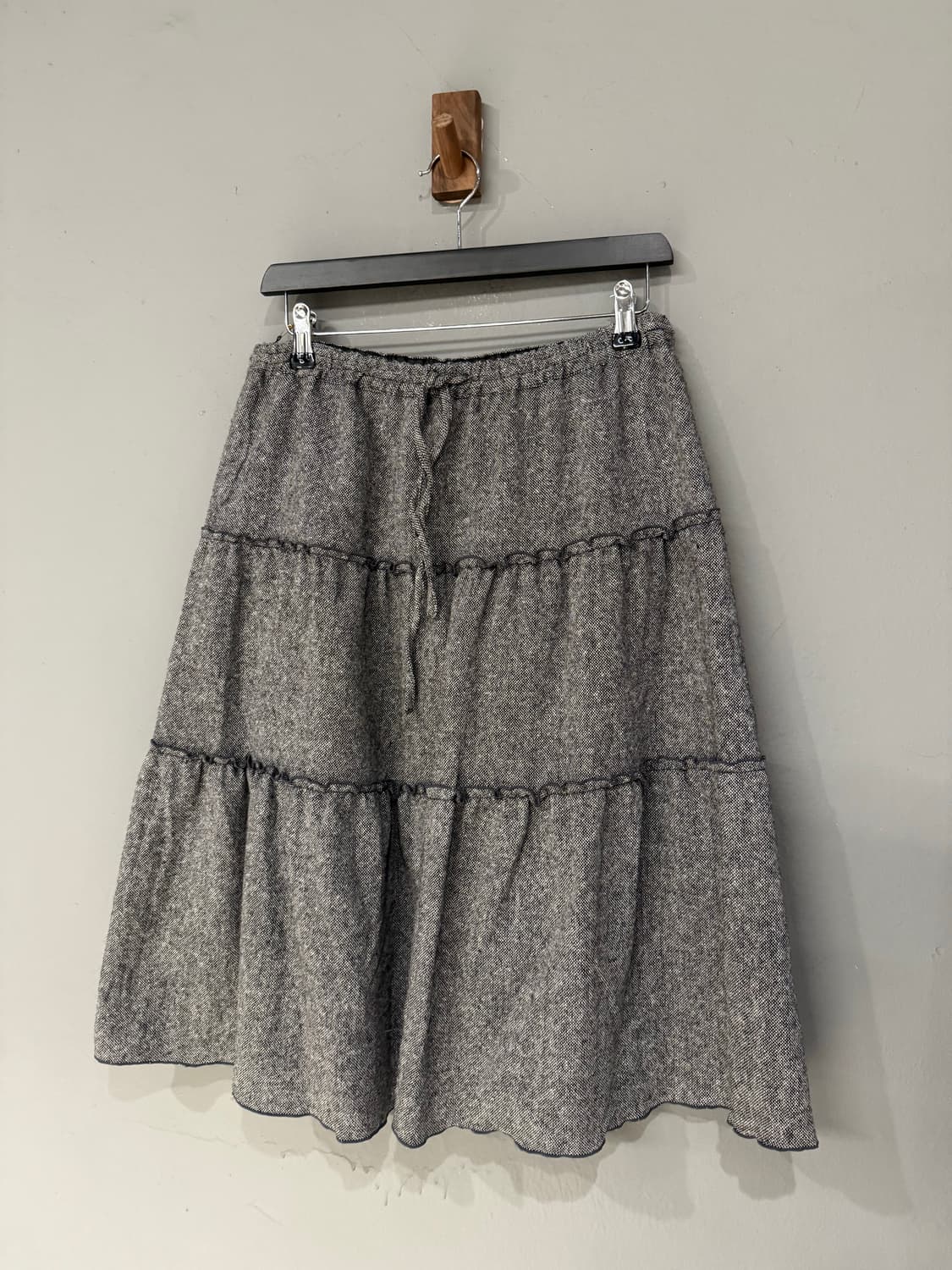 bokasi frill detail midi skirt 상품이미지5