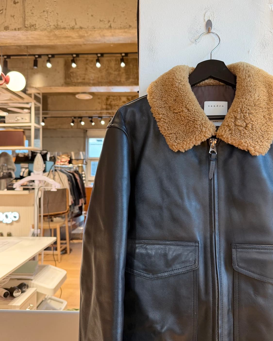 산드로 블랙 쉽스킨 무스탕 자켓  상품이미지4