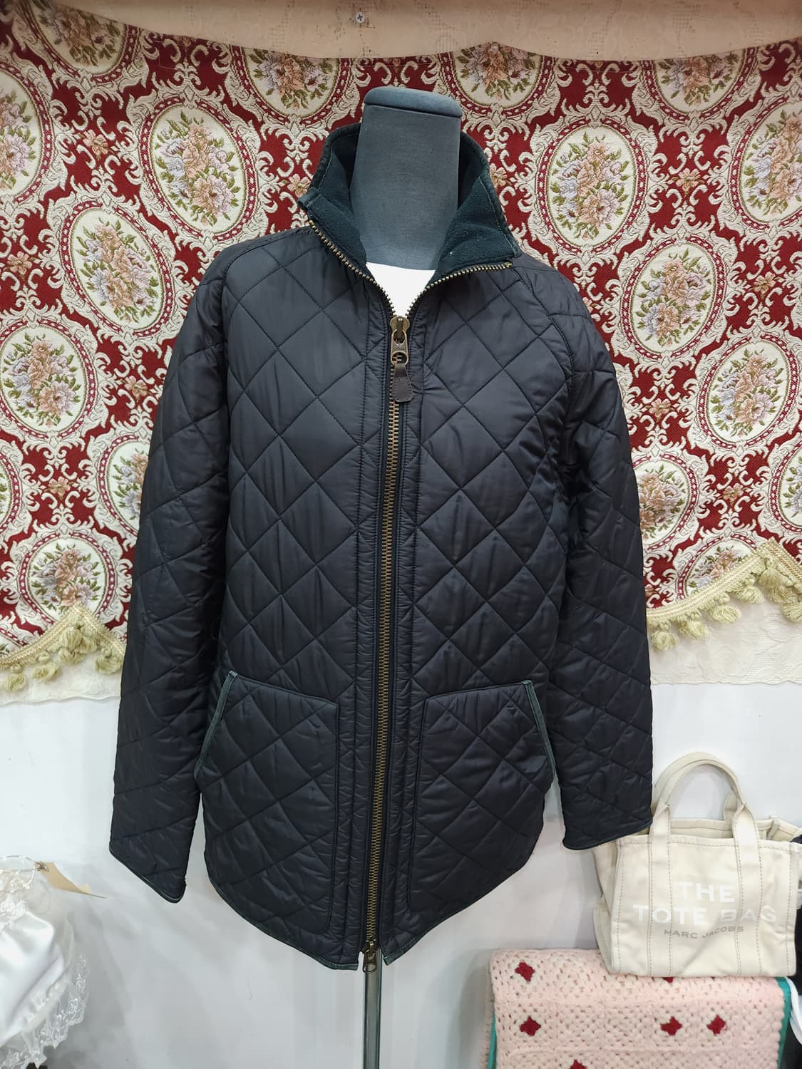 폴로 랄프로렌 블랙 다이아몬드 퀼팅 자켓

 상품이미지1