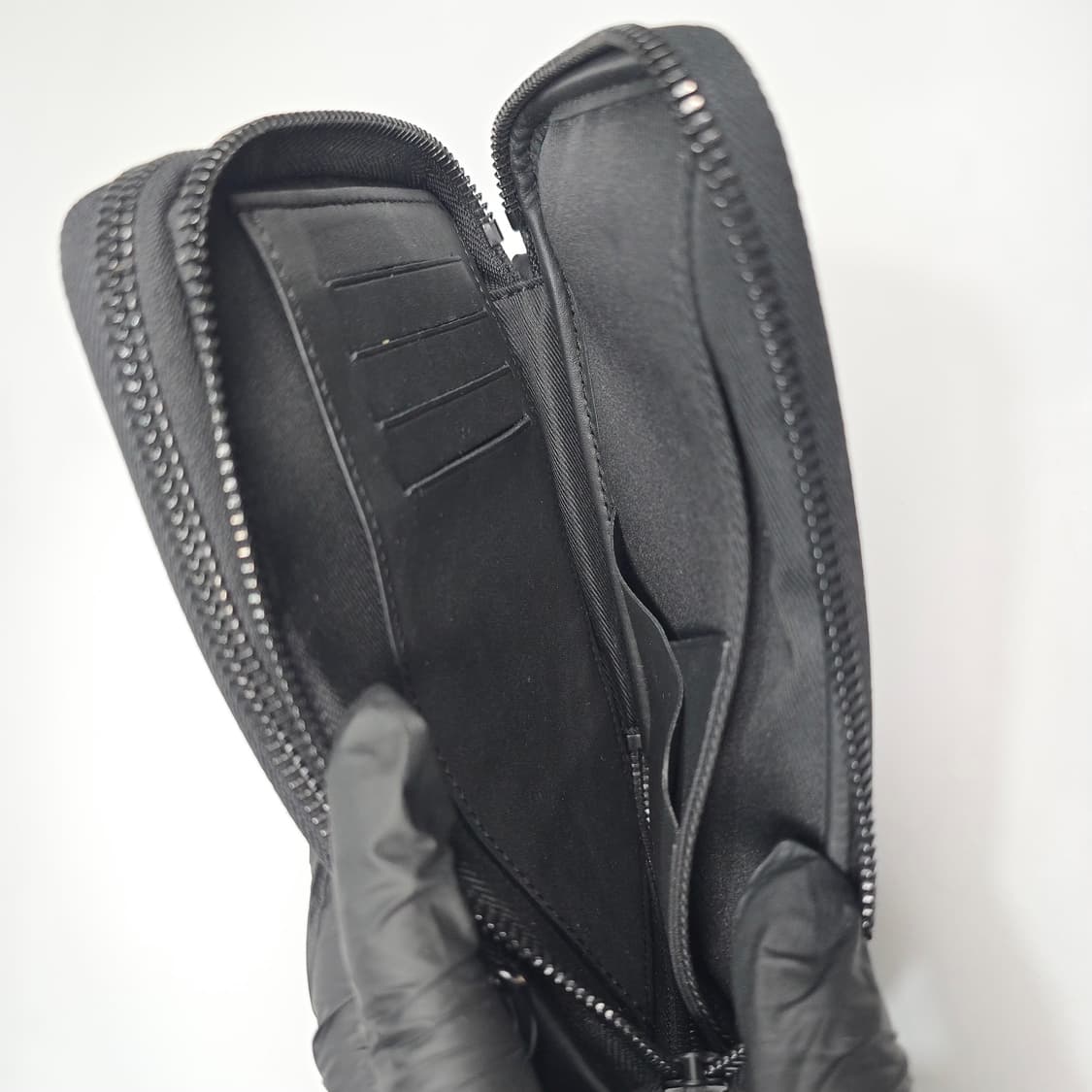 루이비통 x 니고 거북이 더블폰 파우치 미니크로스백 상품이미지8