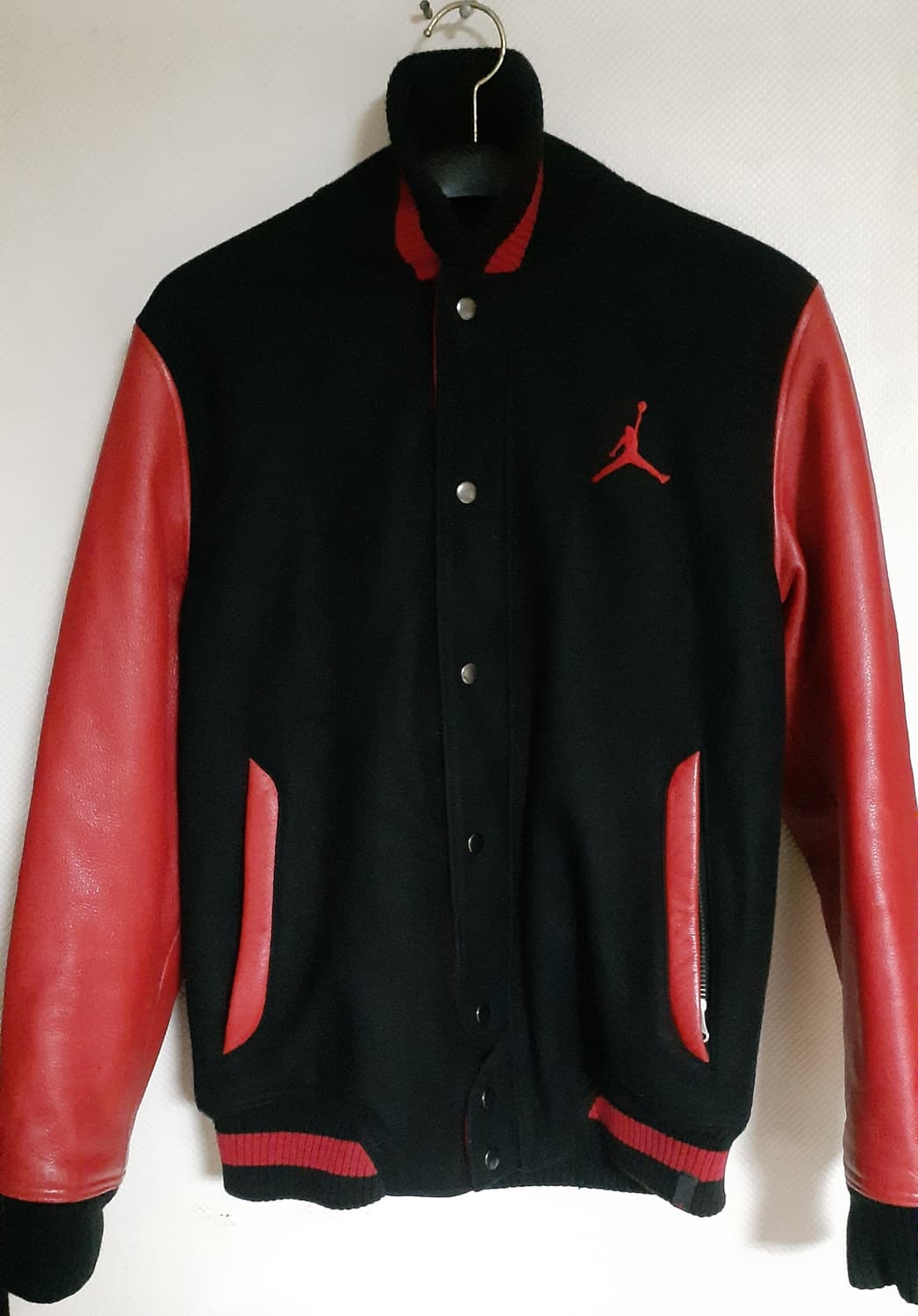 나이키 에어조던 카우레더 바시티자켓 상품이미지1