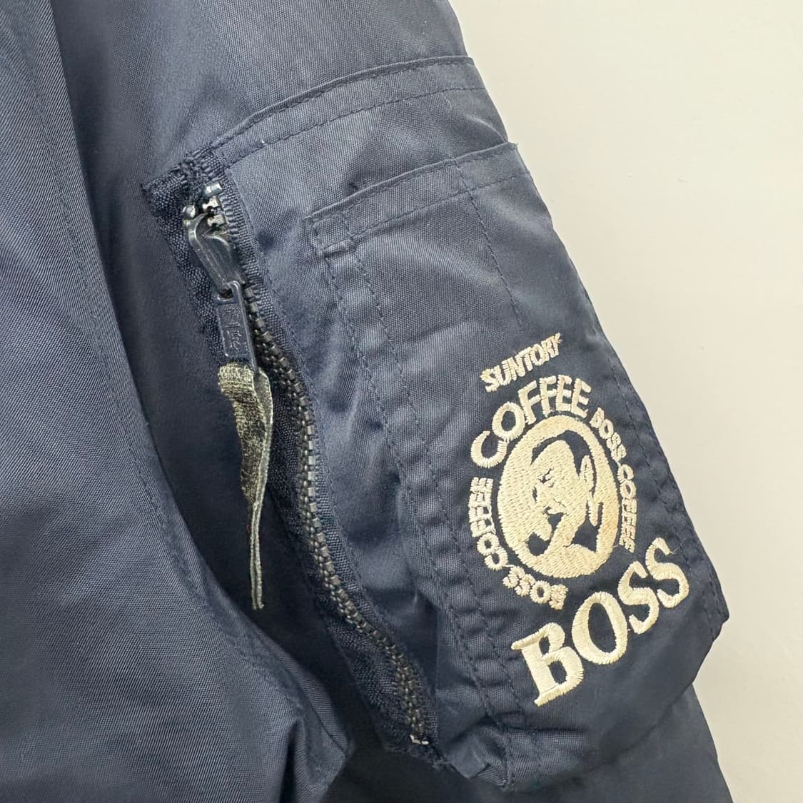 산토리 BOSS 커피 콜라보 n2b 패딩 남/L 상품이미지4