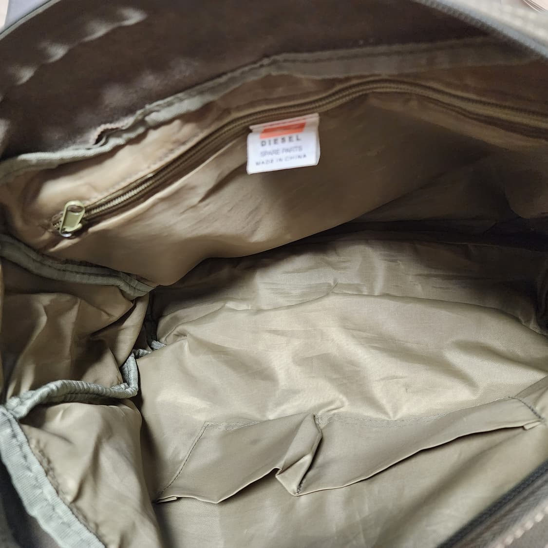 DIESEL 디젤 밀리터리 풍 크로스백 메신저백 상품이미지6