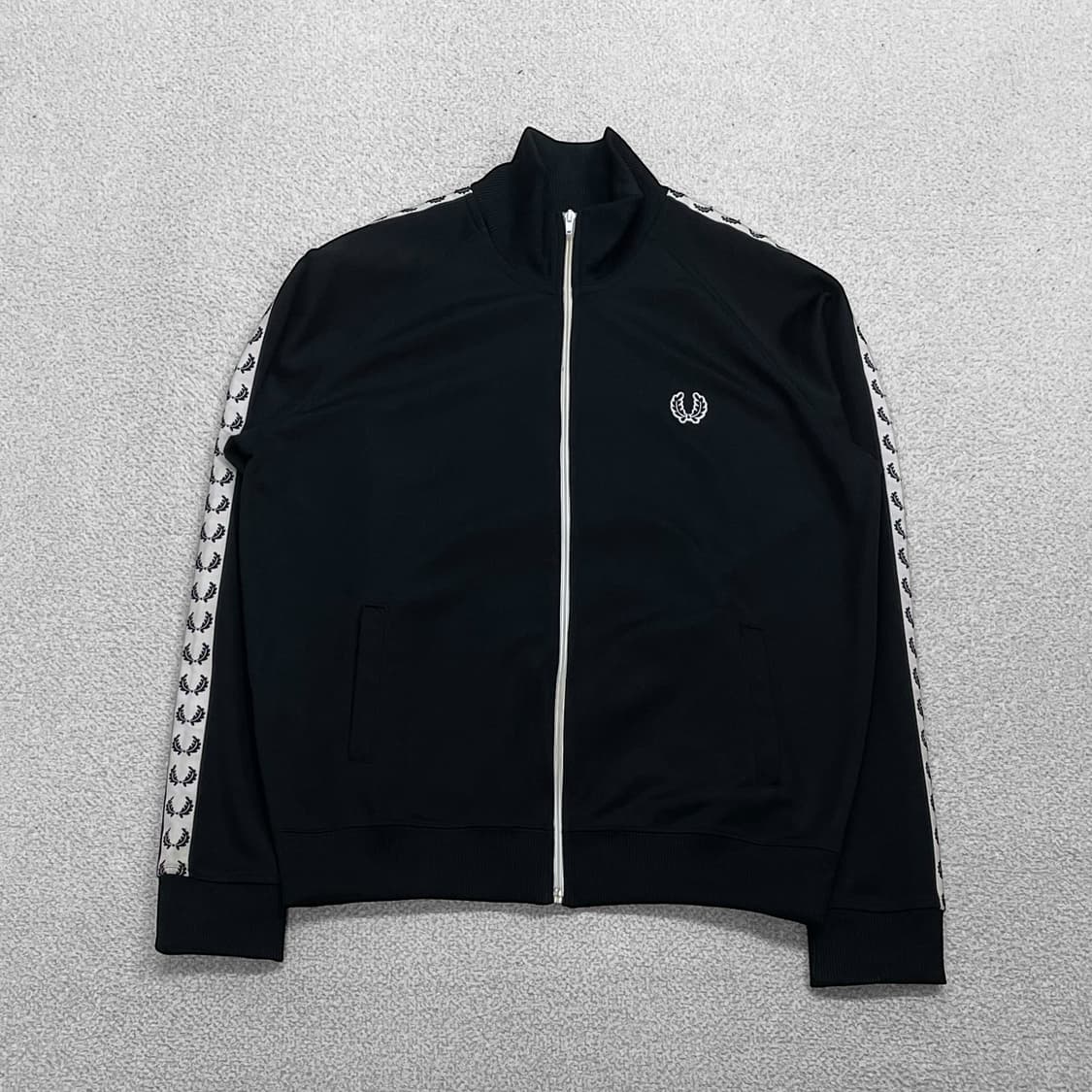 프레드페리 테잎 트랙 자켓 블랙 상품이미지1