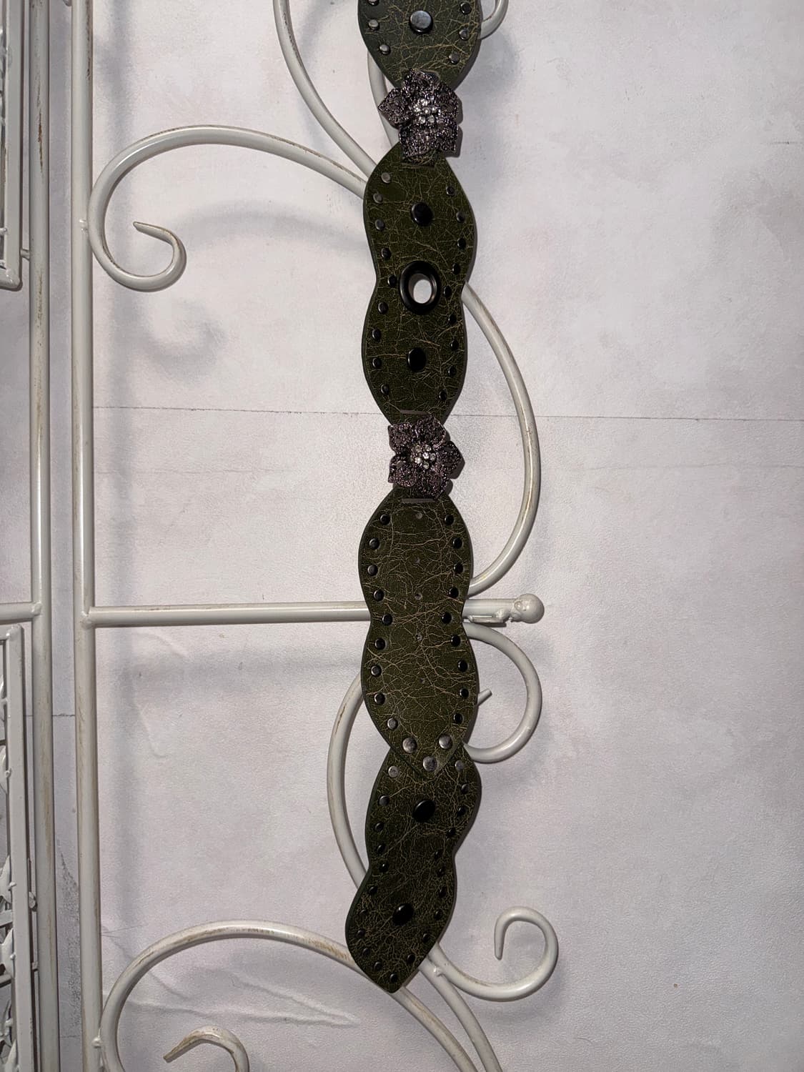 Khaki cubic flower stud punching belt 상품이미지6