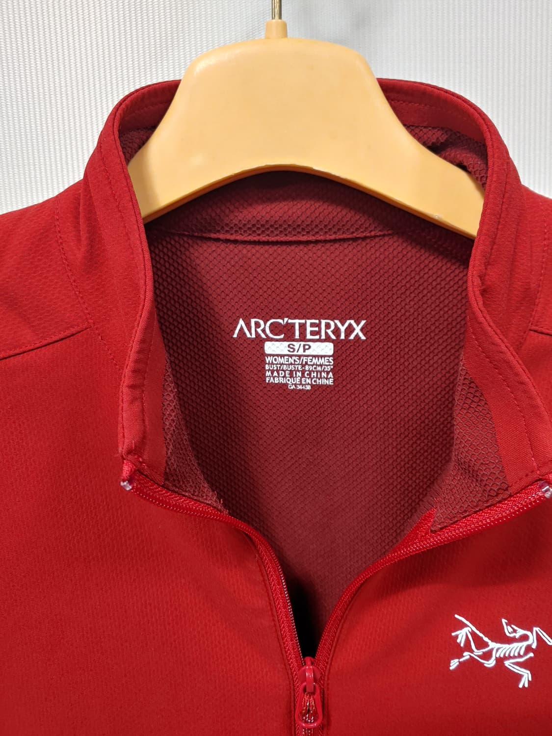 아크테릭스  바람막이 자켓 여성s 상품이미지3