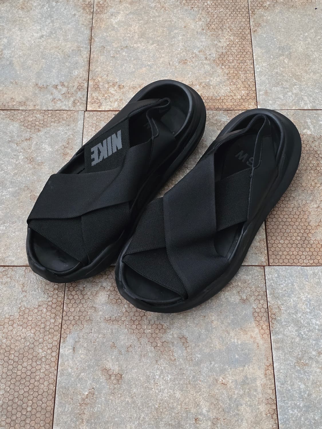 (240)나이키 플락티스크 샌들  상품이미지1