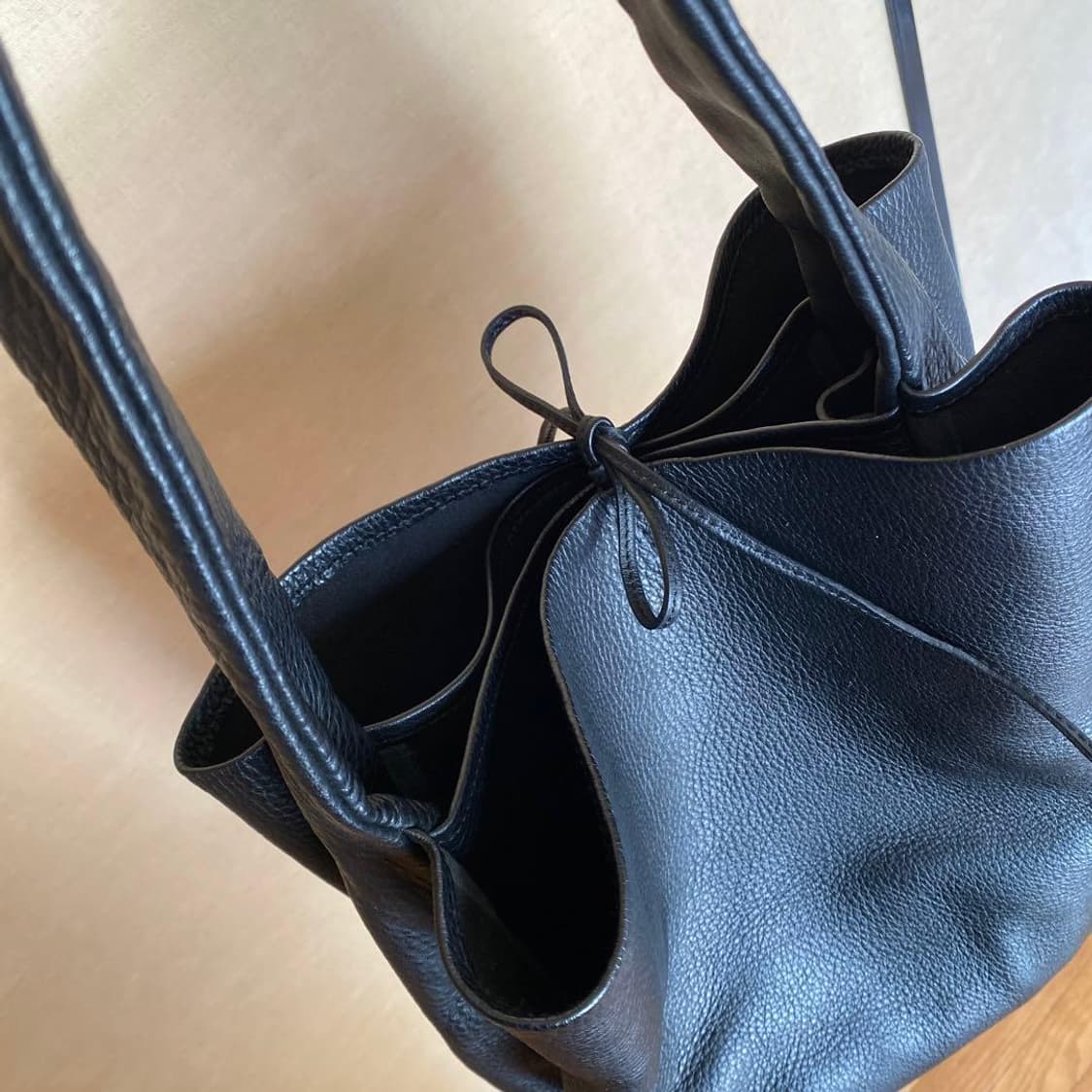 요지 야마모토 Y'SACCS x 혼고 토모카고 소가죽 토트백 상품이미지5