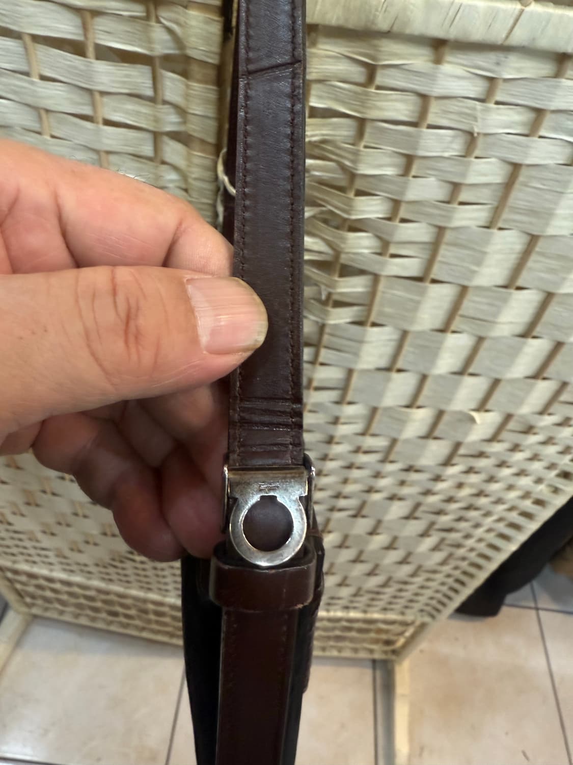 정품 페레가모 스웨이드 숄더백 팝니다 상품이미지5