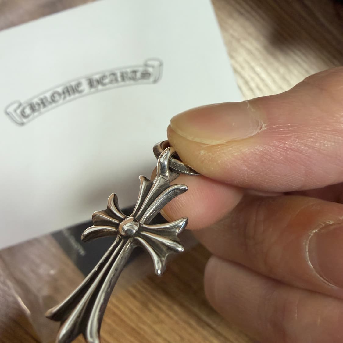 크롬하츠 타이니 크로스 참 상품이미지4