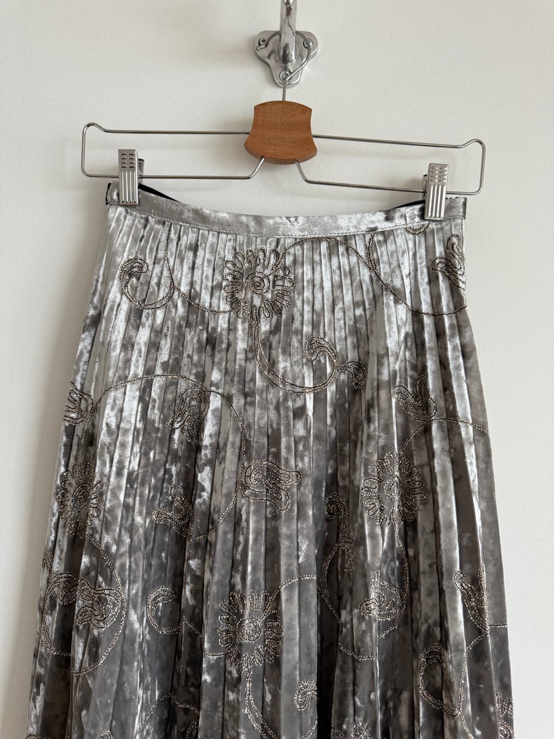 Pre owned 자수 플리츠 스커트 상품이미지2