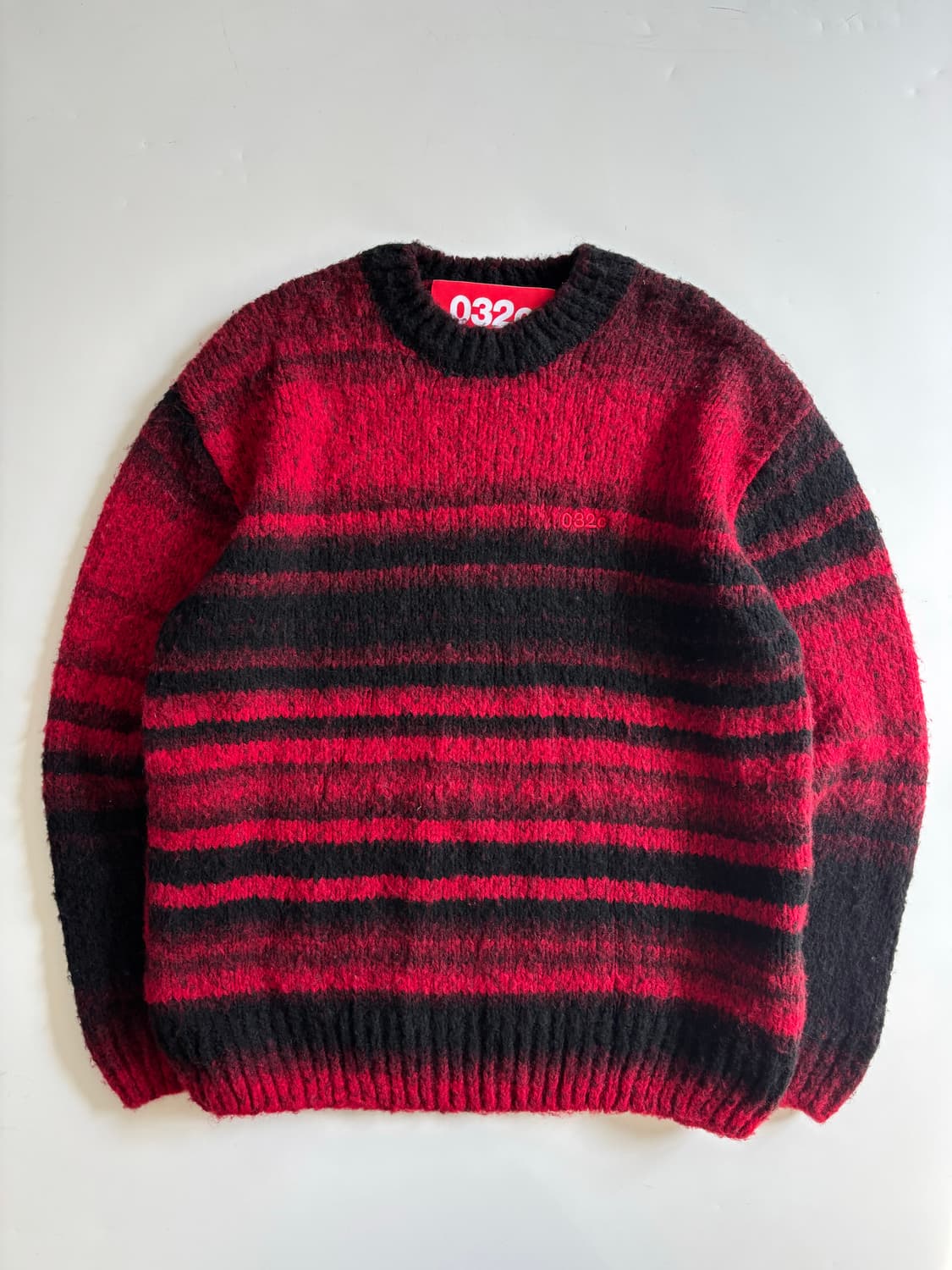 032C 로고 픽셀 그라데이션 레드 니트 상품이미지7