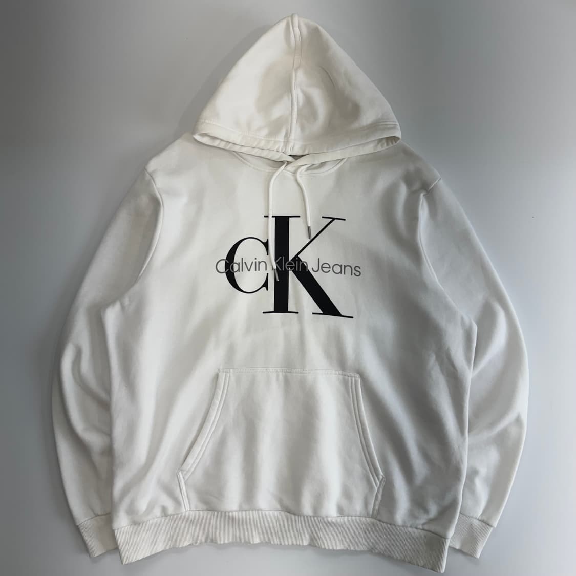 Calvin Klein 켈빈클라인 화이트 후드티 상품이미지3
